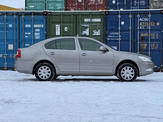 Skoda Octavia 1.6 MPI MT (102 л.с.) Ambiente