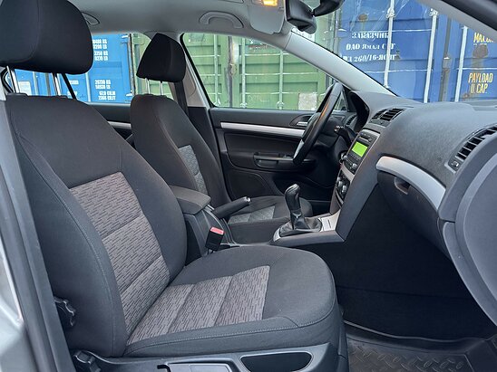 Skoda Octavia 1.6 MPI MT (102 л.с.) Ambiente