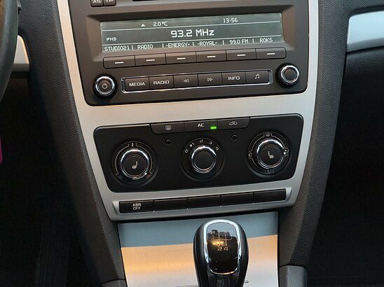 Skoda Octavia 1.6 MPI MT (102 л.с.) Ambiente