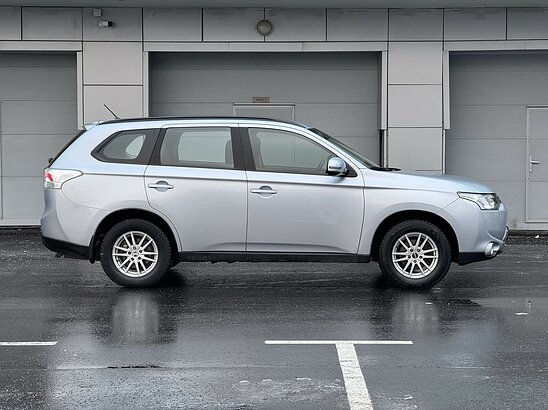 Mitsubishi Outlander 2.0 4WD CVT (146 л.с.) Intense