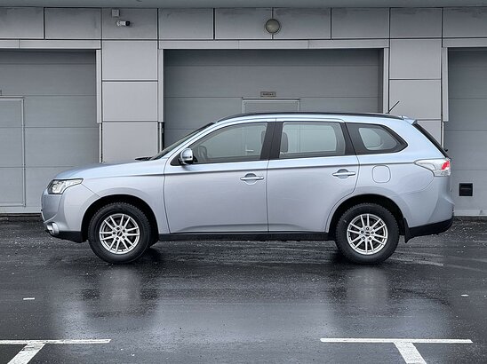 Mitsubishi Outlander 2.0 4WD CVT (146 л.с.) Intense