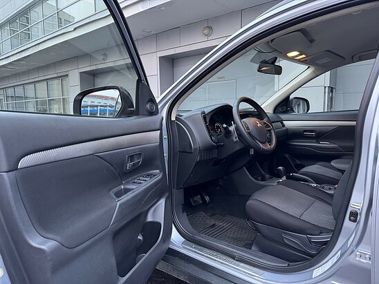 Mitsubishi Outlander 2.0 4WD CVT (146 л.с.) Intense