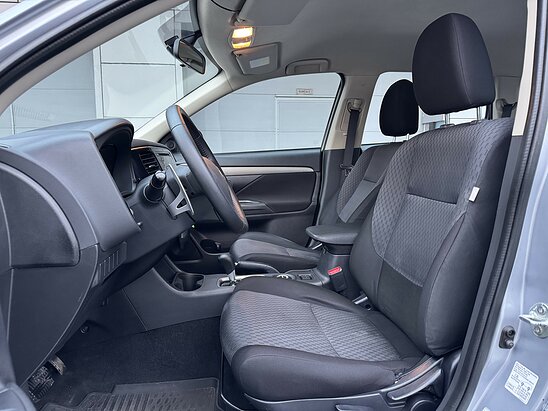 Mitsubishi Outlander 2.0 4WD CVT (146 л.с.) Intense