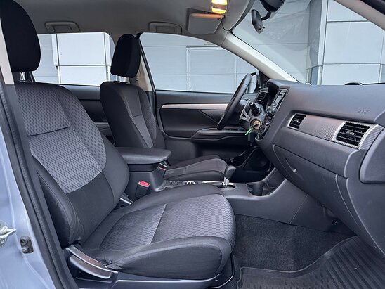 Mitsubishi Outlander 2.0 4WD CVT (146 л.с.) Intense