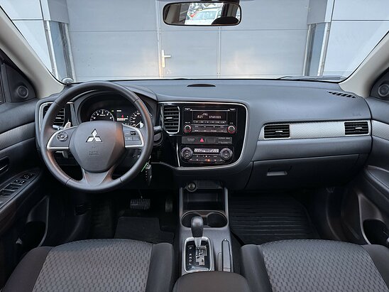 Mitsubishi Outlander 2.0 4WD CVT (146 л.с.) Intense
