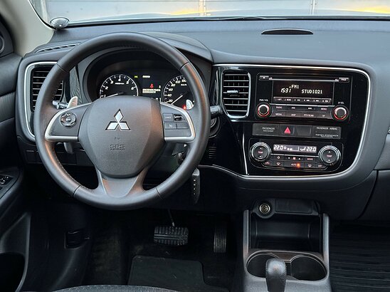 Mitsubishi Outlander 2.0 4WD CVT (146 л.с.) Intense