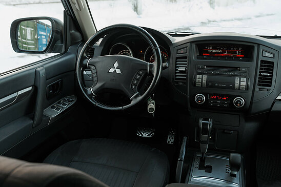 Mitsubishi Pajero 3.0 4WD AT (178 л.с.) Intense