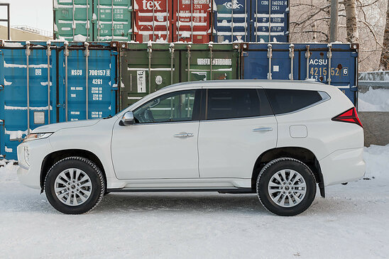 Mitsubishi Pajero Sport 2.4 D 4WD AT (181 л.с.) Instyle