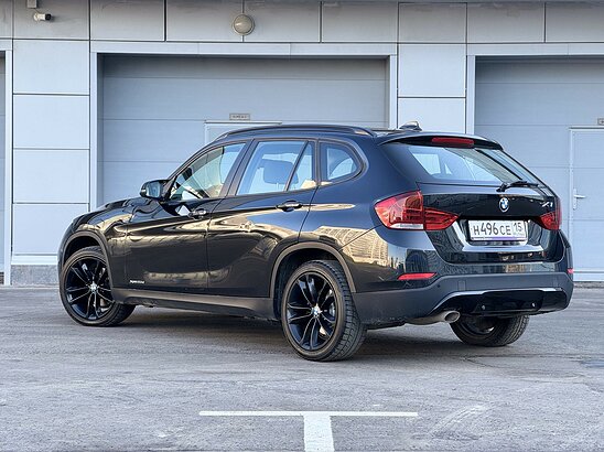 BMW X1 20d 2.0 xDrive AT (184 л.с.) Sport Line