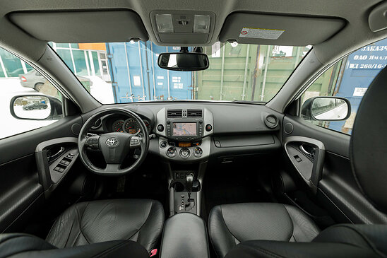Toyota RAV4 2.0 4WD CVT (158 л.с.) Prestige
