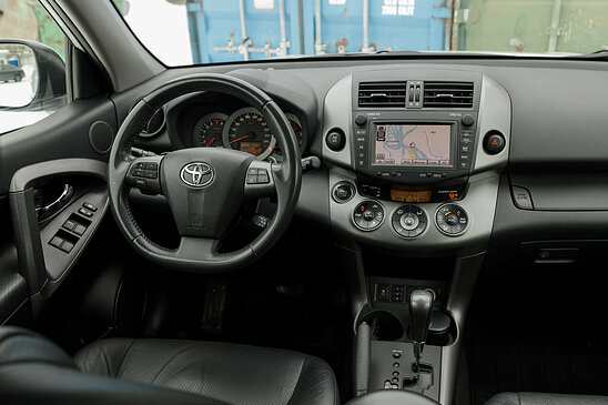 Toyota RAV4 2.0 4WD CVT (158 л.с.) Prestige