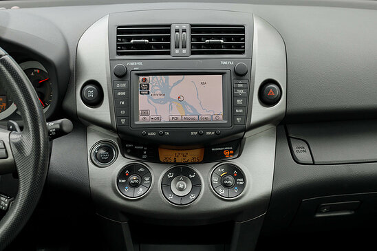 Toyota RAV4 2.0 4WD CVT (158 л.с.) Prestige