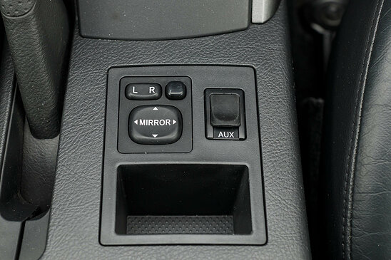 Toyota RAV4 2.0 4WD CVT (158 л.с.) Prestige