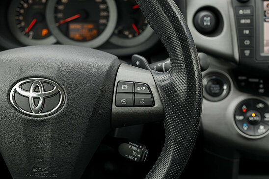 Toyota RAV4 2.0 4WD CVT (158 л.с.) Prestige