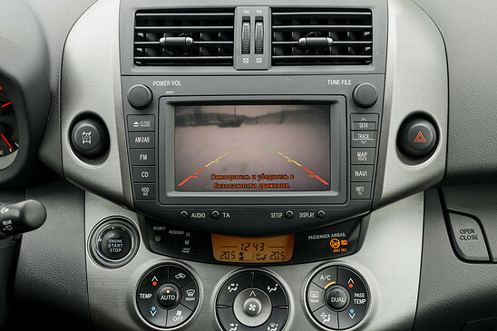 Toyota RAV4 2.0 4WD CVT (158 л.с.) Prestige