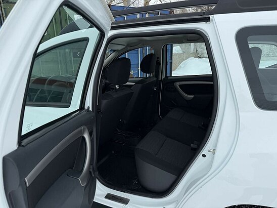 Renault Duster 1.6 4WD MT (102 л.с.) Authentique