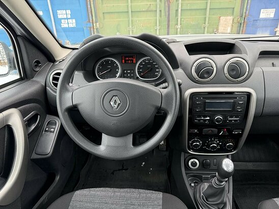 Renault Duster 1.6 4WD MT (102 л.с.) Authentique