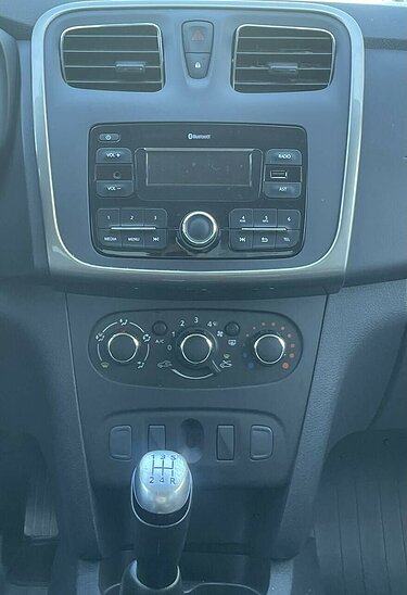 Renault Logan Stepway 1.6 MT (82 л.с.) Special Edition