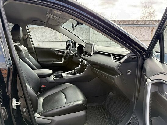 Toyota RAV4 2.5 4WD AT (199 л.с.) Комфорт