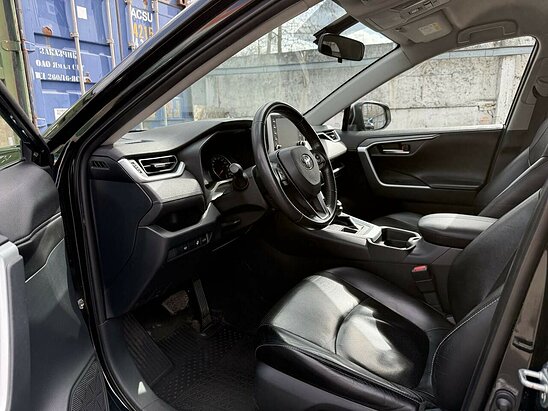 Toyota RAV4 2.5 4WD AT (199 л.с.) Комфорт