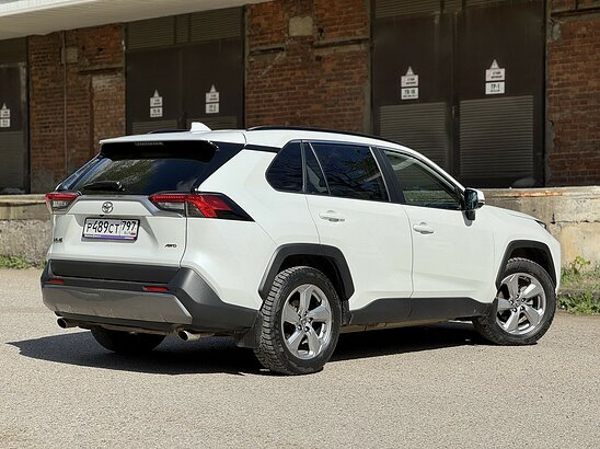 Toyota RAV4 2.5 4WD AT (199 л.с.) Комфорт