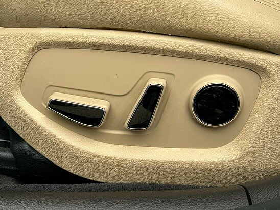 Hyundai Genesis 3.0 V6 4WD AT (249 л.с.) Premium