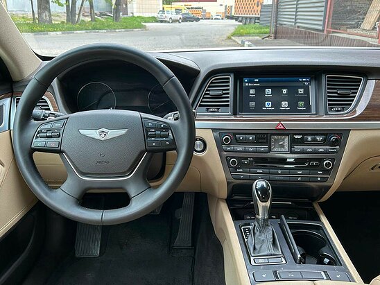 Hyundai Genesis 3.0 V6 4WD AT (249 л.с.) Premium