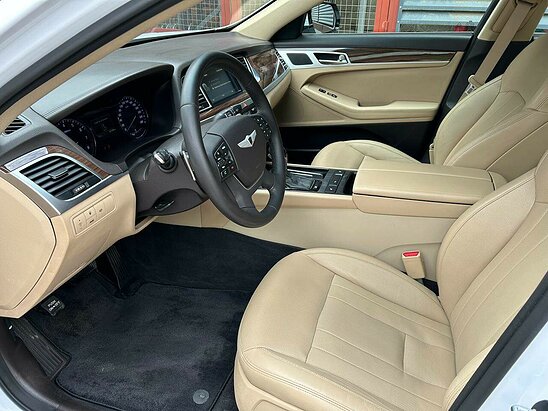 Hyundai Genesis 3.0 V6 4WD AT (249 л.с.) Premium