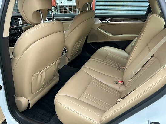 Hyundai Genesis 3.0 V6 4WD AT (249 л.с.) Premium