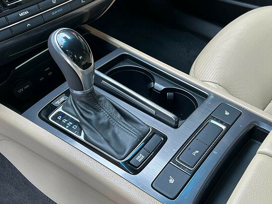 Hyundai Genesis 3.0 V6 4WD AT (249 л.с.) Premium