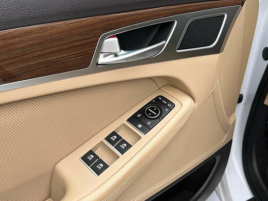 Hyundai Genesis 3.0 V6 4WD AT (249 л.с.) Premium