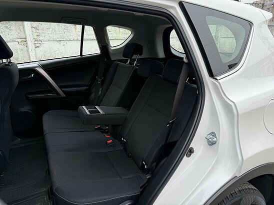 Toyota RAV4 2.0 4WD CVT (146 л.с.) Comfort