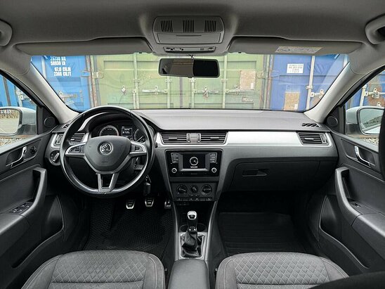 Skoda Rapid 1.6 MPI MT (90 л.с.) Hockey Edition
