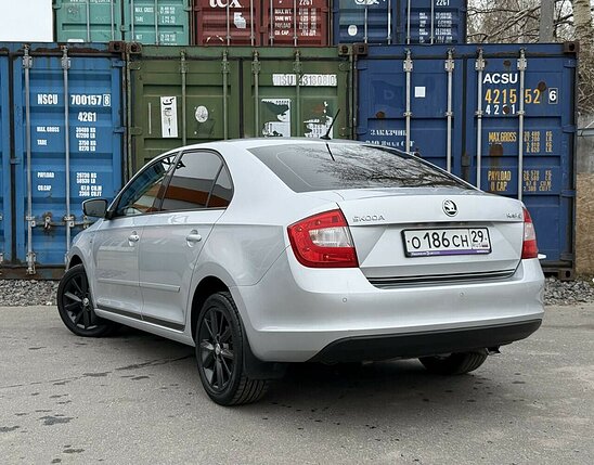 Skoda Rapid 1.6 MPI MT (90 л.с.) Hockey Edition