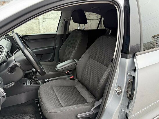 Skoda Rapid 1.6 MPI MT (90 л.с.) Hockey Edition