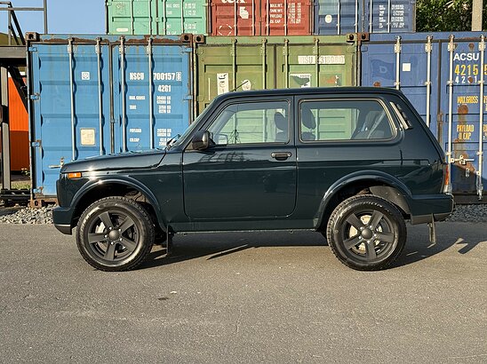 ВАЗ (LADA) Niva Legend 1.7 MT (83 л.с.) [BLACK]