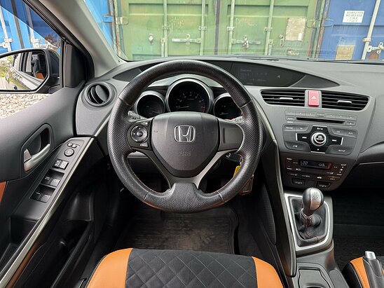 Honda Civic 1.8 MT (142 л.с.) Lifestyle