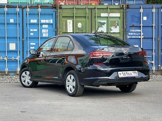 Volkswagen Polo 1.6 MPI AT (110 л.с.) Respect
