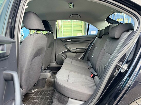 Volkswagen Polo 1.6 MPI AT (110 л.с.) Respect