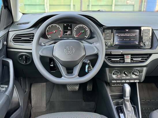 Volkswagen Polo 1.6 MPI AT (110 л.с.) Respect