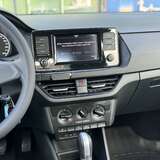 Volkswagen Polo 1.6 MPI AT (110 л.с.) Respect