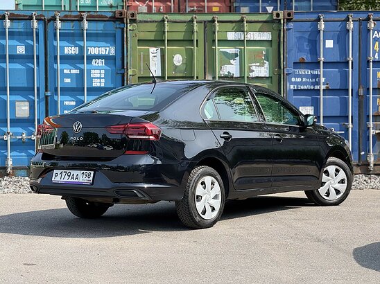 Volkswagen Polo 1.6 MPI AT (110 л.с.) Respect