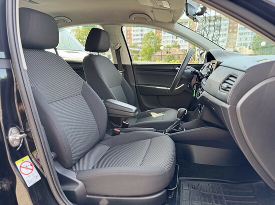 Volkswagen Polo 1.6 MPI AT (110 л.с.) Respect