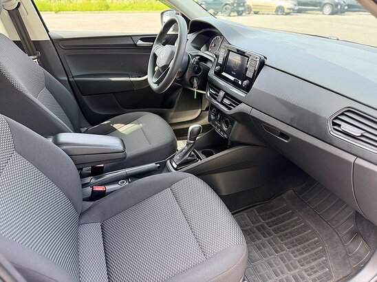 Volkswagen Polo 1.6 MPI AT (110 л.с.) Respect