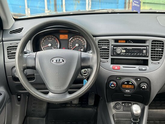 Kia Rio 1.4 MT (97 л.с.) Люкс