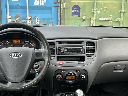 Kia Rio 1.4 MT (97 л.с.) Люкс