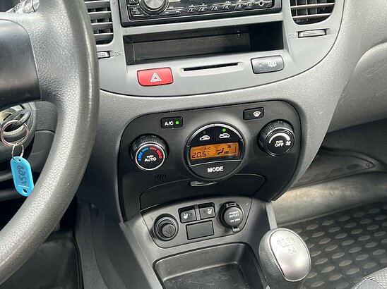 Kia Rio 1.4 MT (97 л.с.) Люкс