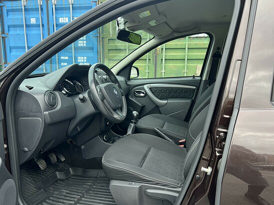 Renault Duster 1.6 4WD MT (114 л.с.) Privilege
