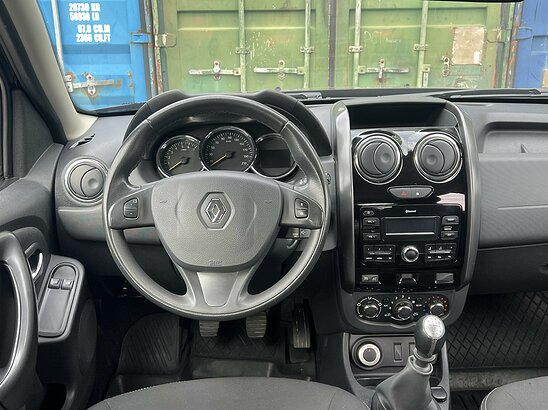 Renault Duster 1.6 4WD MT (114 л.с.) Privilege