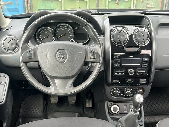Renault Duster 1.6 4WD MT (114 л.с.) Privilege